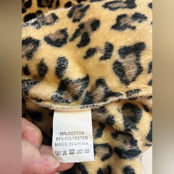 Amaryllis Leopard Cheetah Fleece 3/4 Zip Pullover Sweatshirt Size S Small - Picture 3 of 3